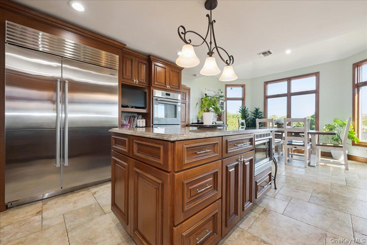 405 Club Court, Oceanside, NY 11572