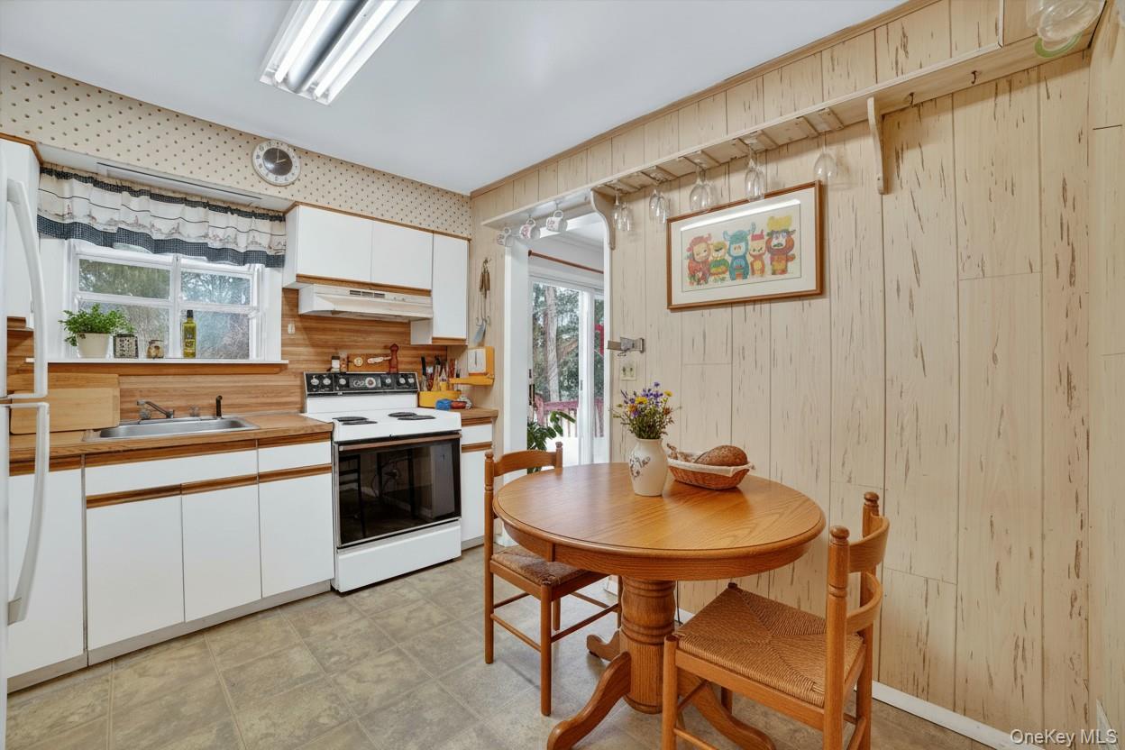 2954 Meadowcrest Drive, Yorktown Heights, NY 10598