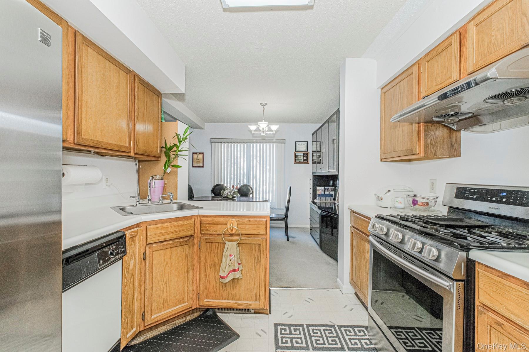 212 ilyssa way, Staten Island, NY 10312