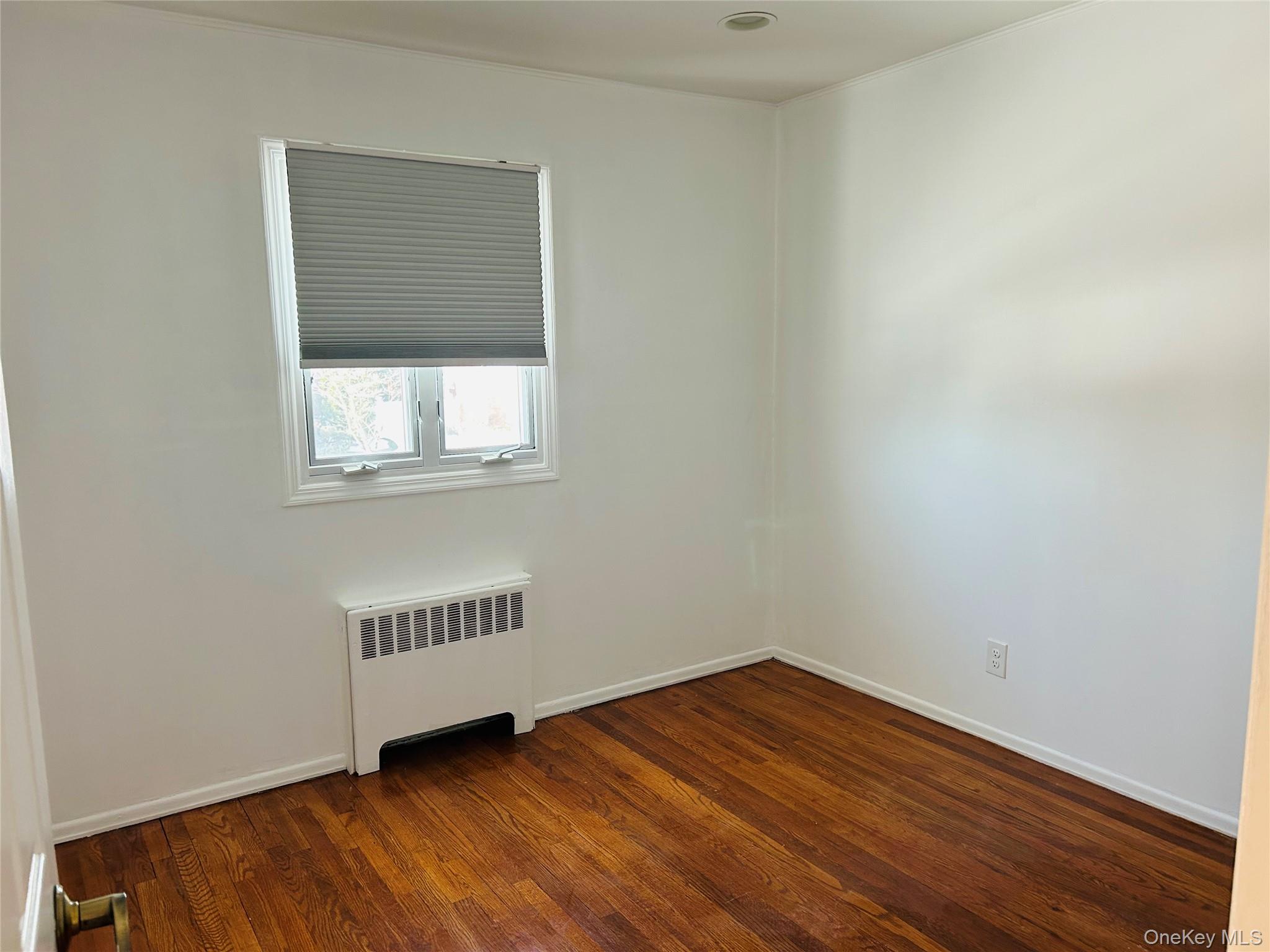 19 Alan Court, Plainview, NY 11803