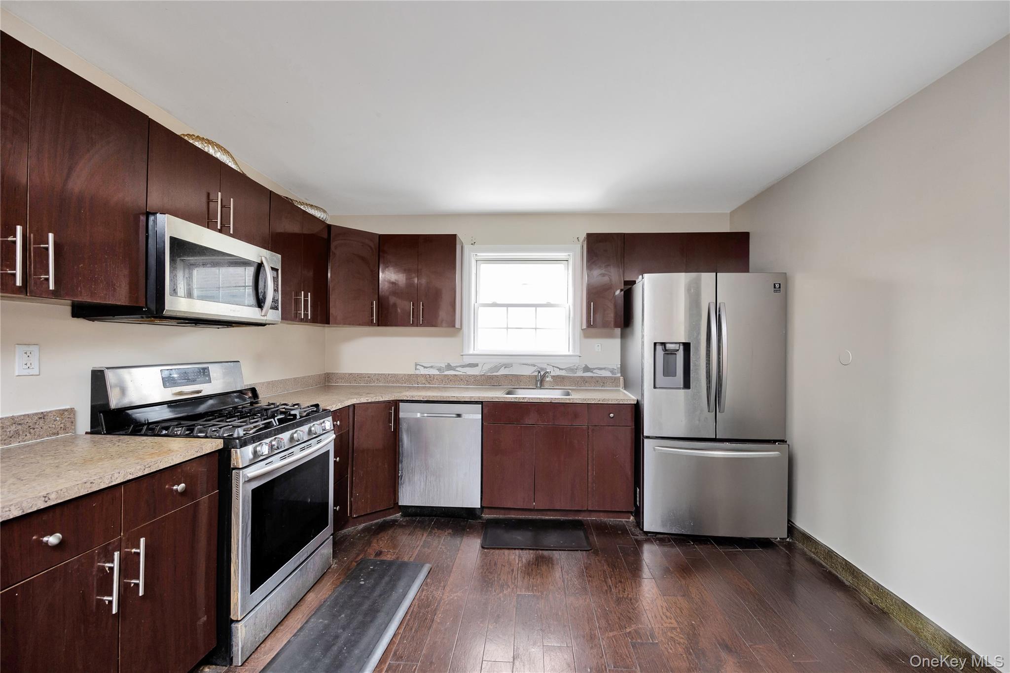 59 Oak Street, Amityville, NY 11701