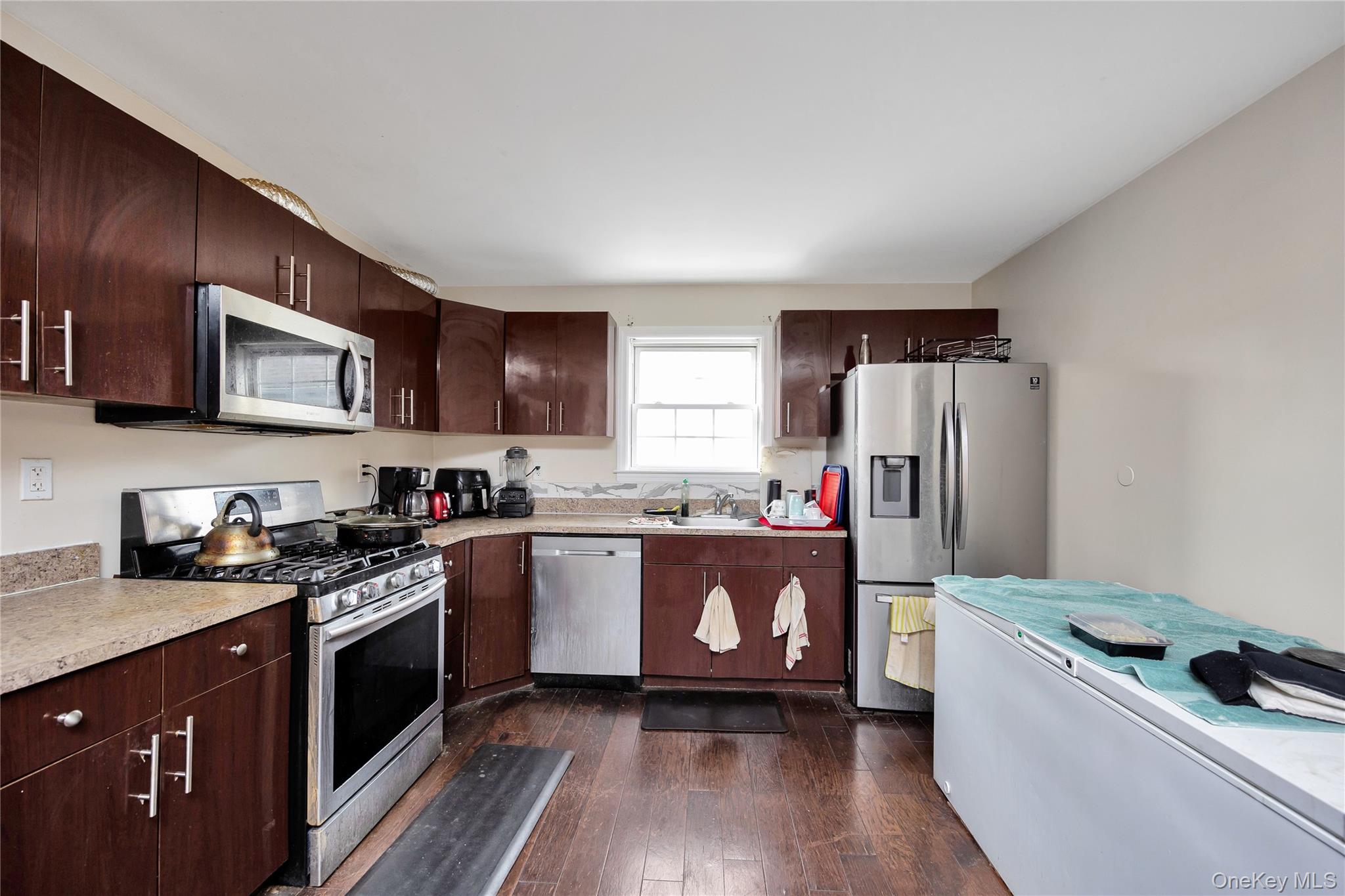 59 Oak Street, Amityville, NY 11701