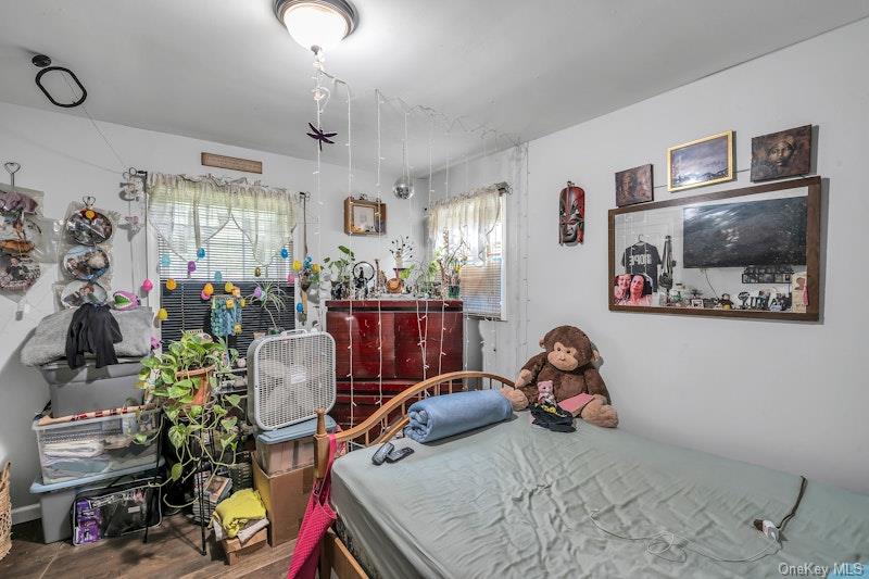 13 Carr Lane, Medford, NY 11763