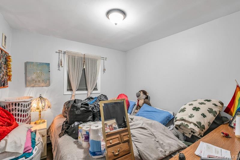 13 Carr Lane, Medford, NY 11763