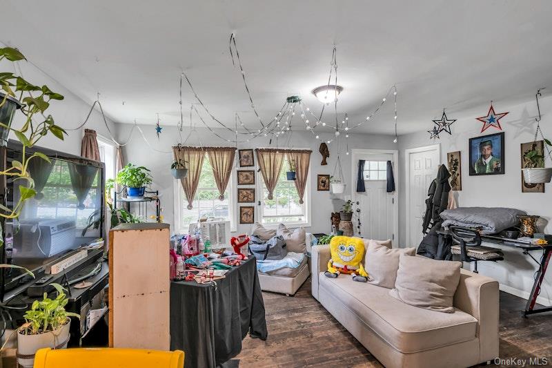 13 Carr Lane, Medford, NY 11763