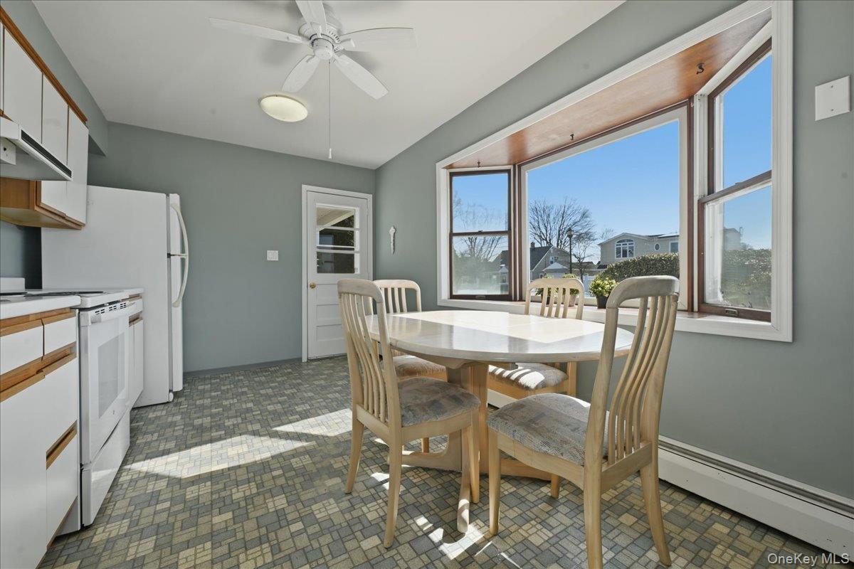 25 Peacock Lane, Levittown, NY 11756