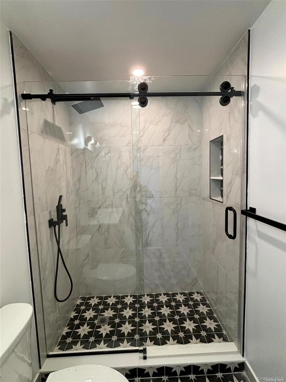 1353 Old Northern Boulevard, Roslyn, NY 11576