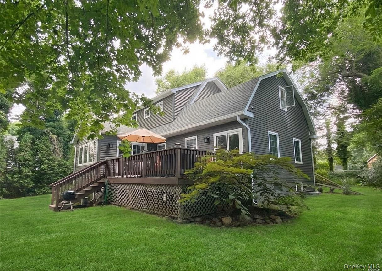 1 Hillcrest Place, Locust Valley, NY 11560