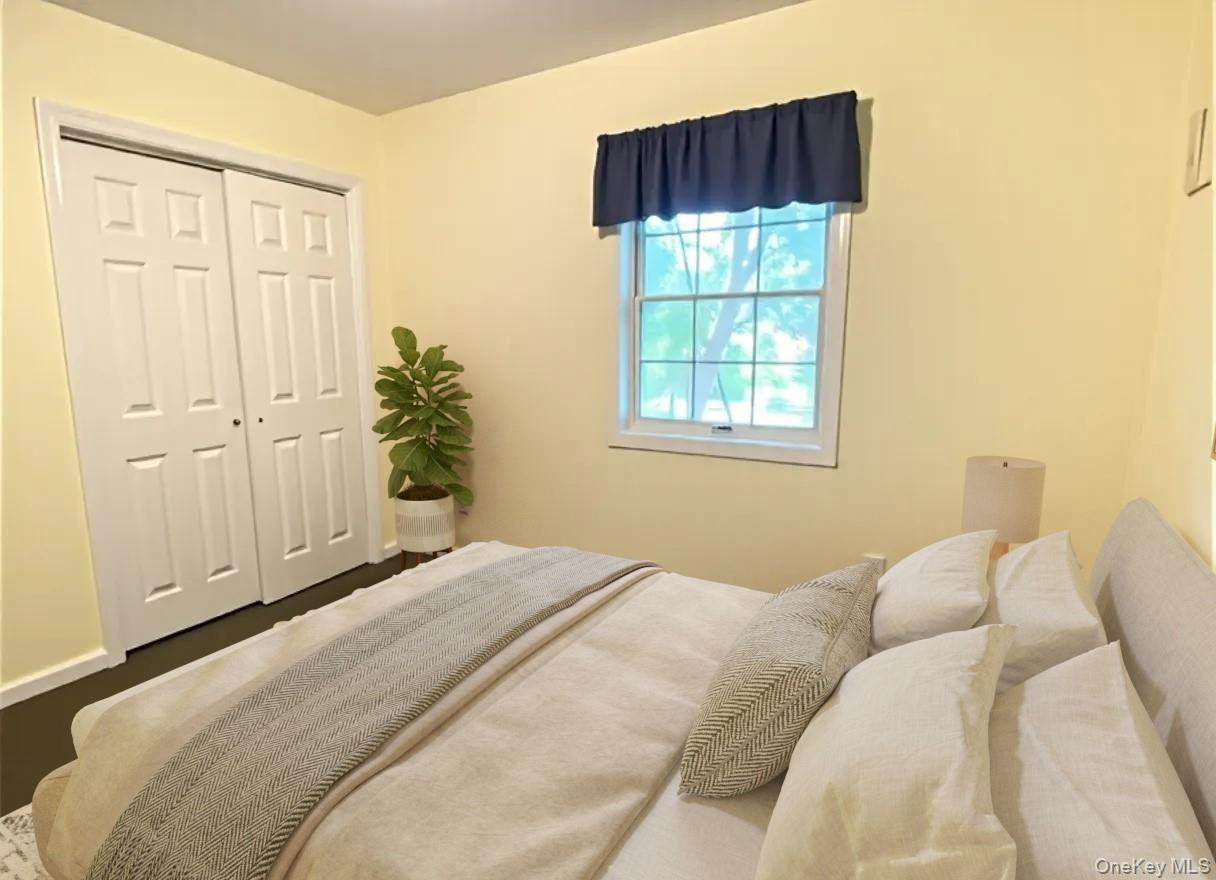 1 Hillcrest Place, Locust Valley, NY 11560