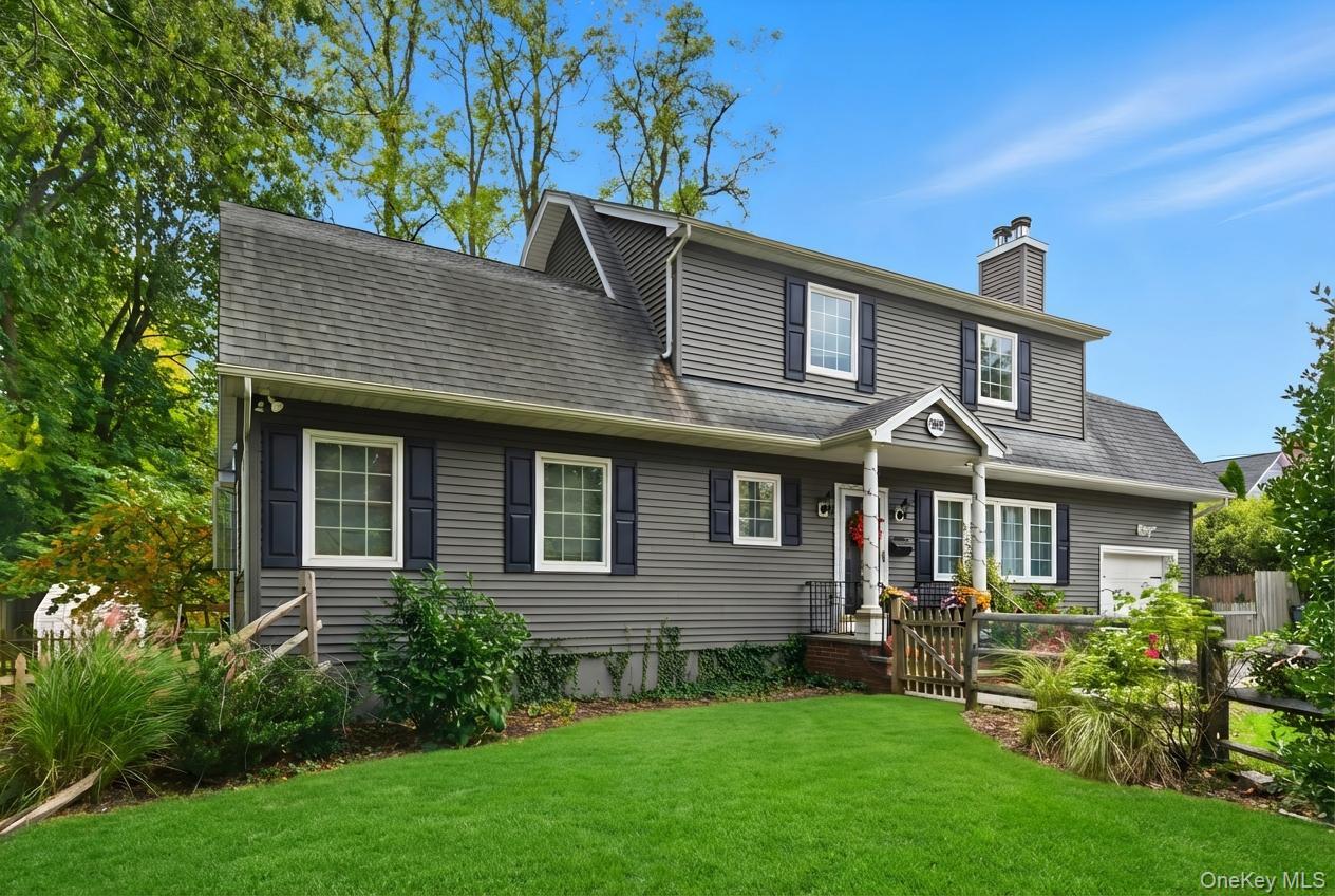 1 Hillcrest Place, Locust Valley, NY 11560