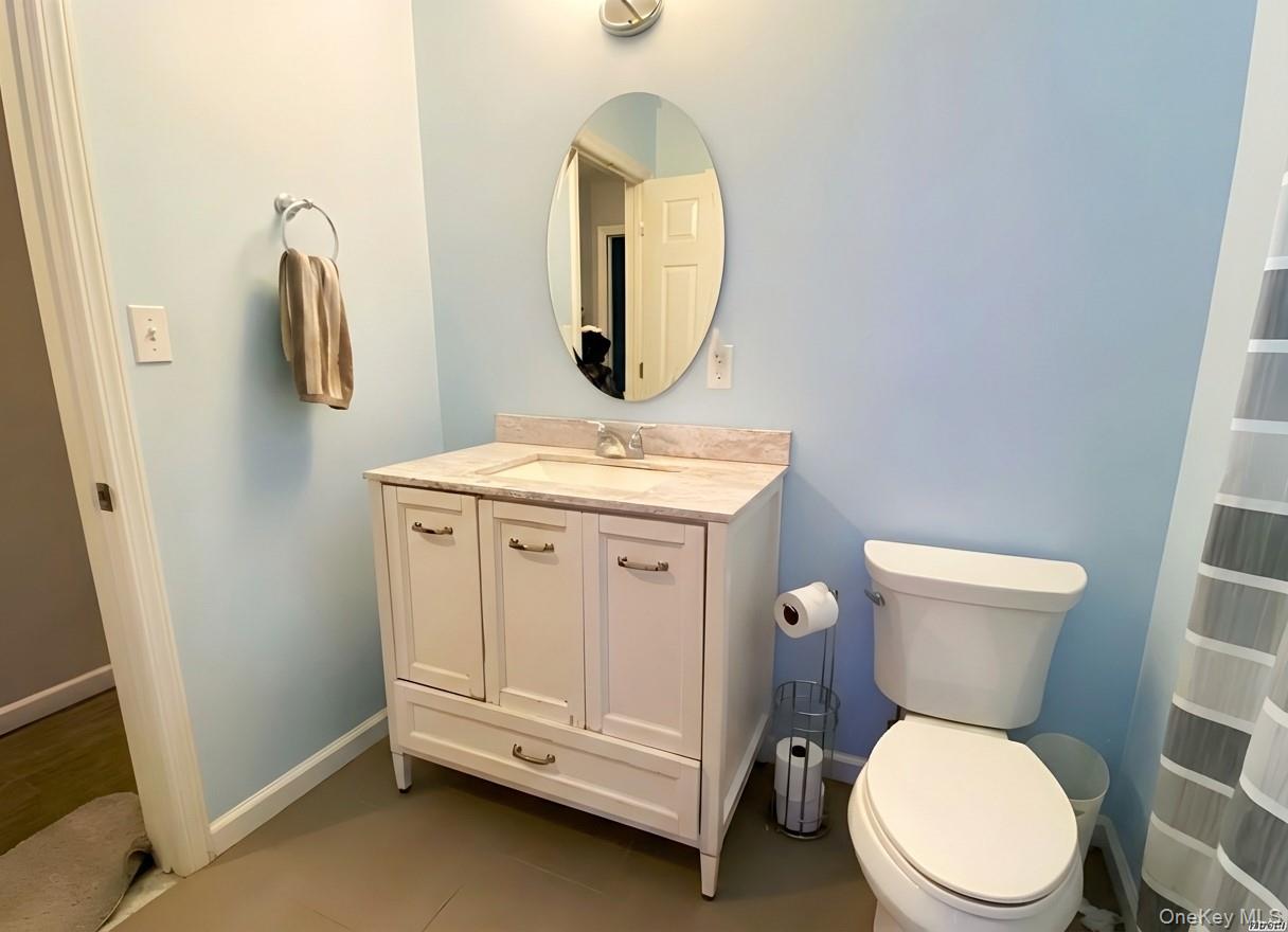 1 Hillcrest Place, Locust Valley, NY 11560