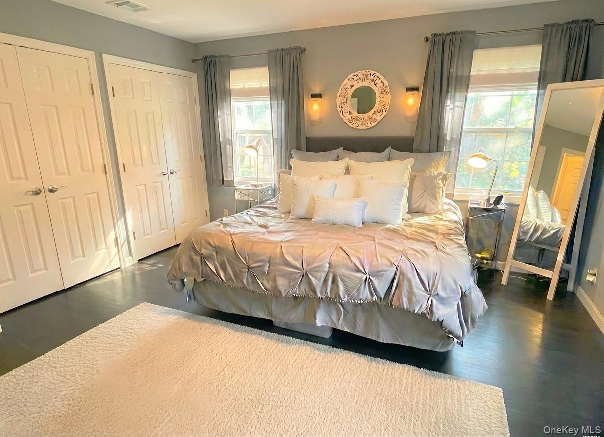 1 Hillcrest Place, Locust Valley, NY 11560