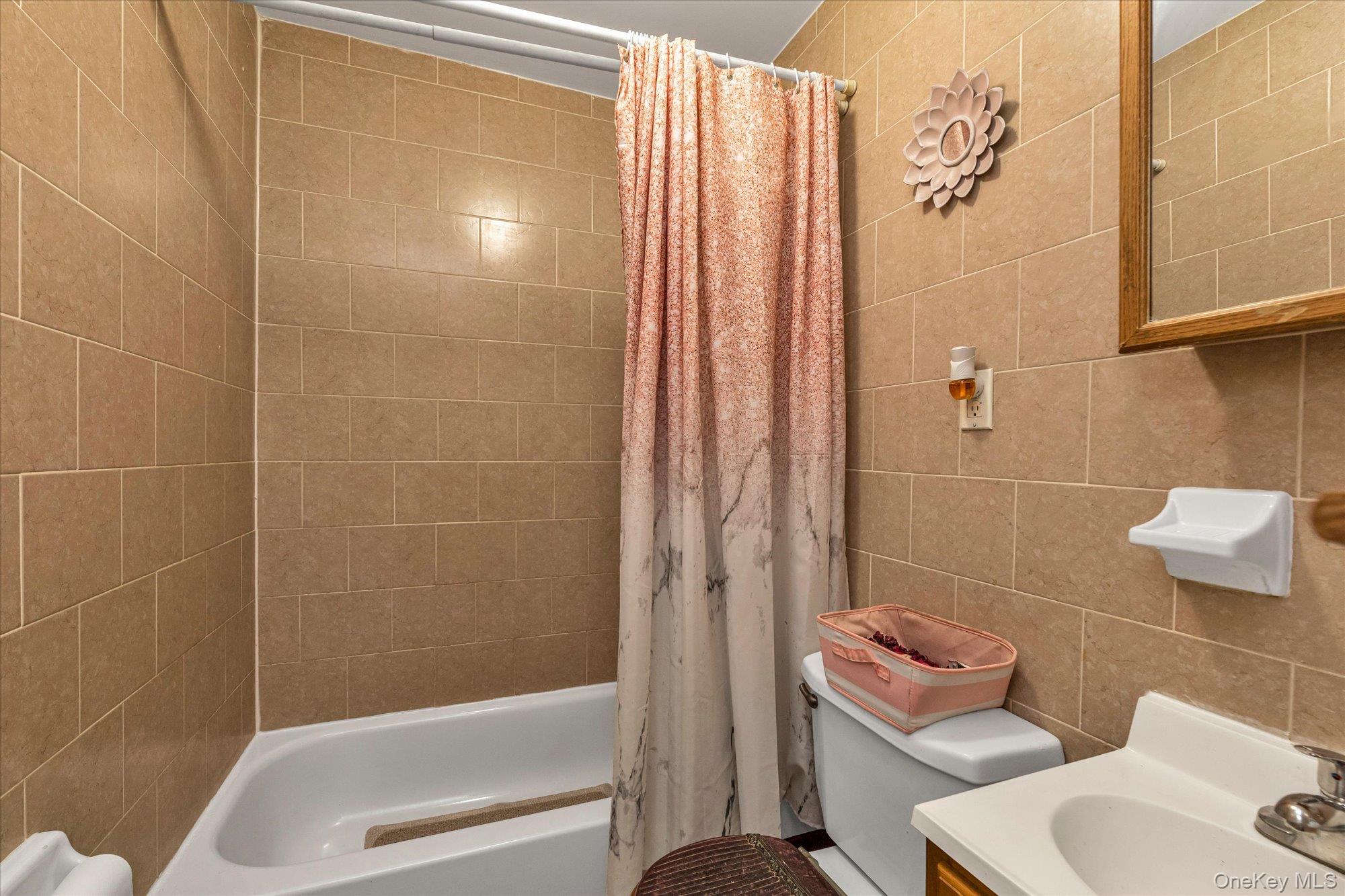 117-30 201st Street, Saint Albans, NY 11412