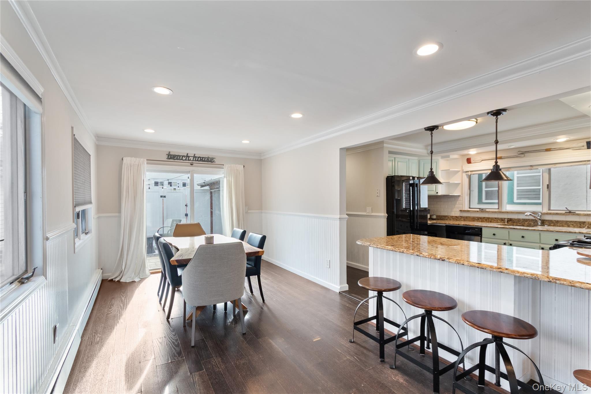 6 Charles Place, Bayville, NY 11709