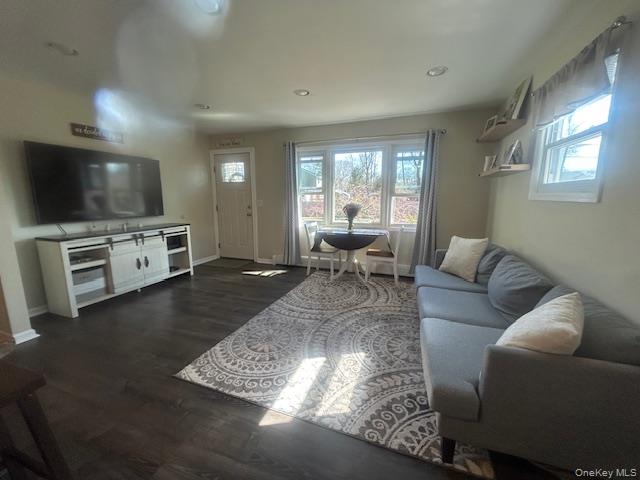 4 White Oak Street, Middle Island, NY 11953