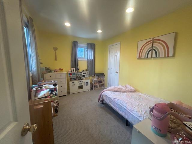 4 White Oak Street, Middle Island, NY 11953