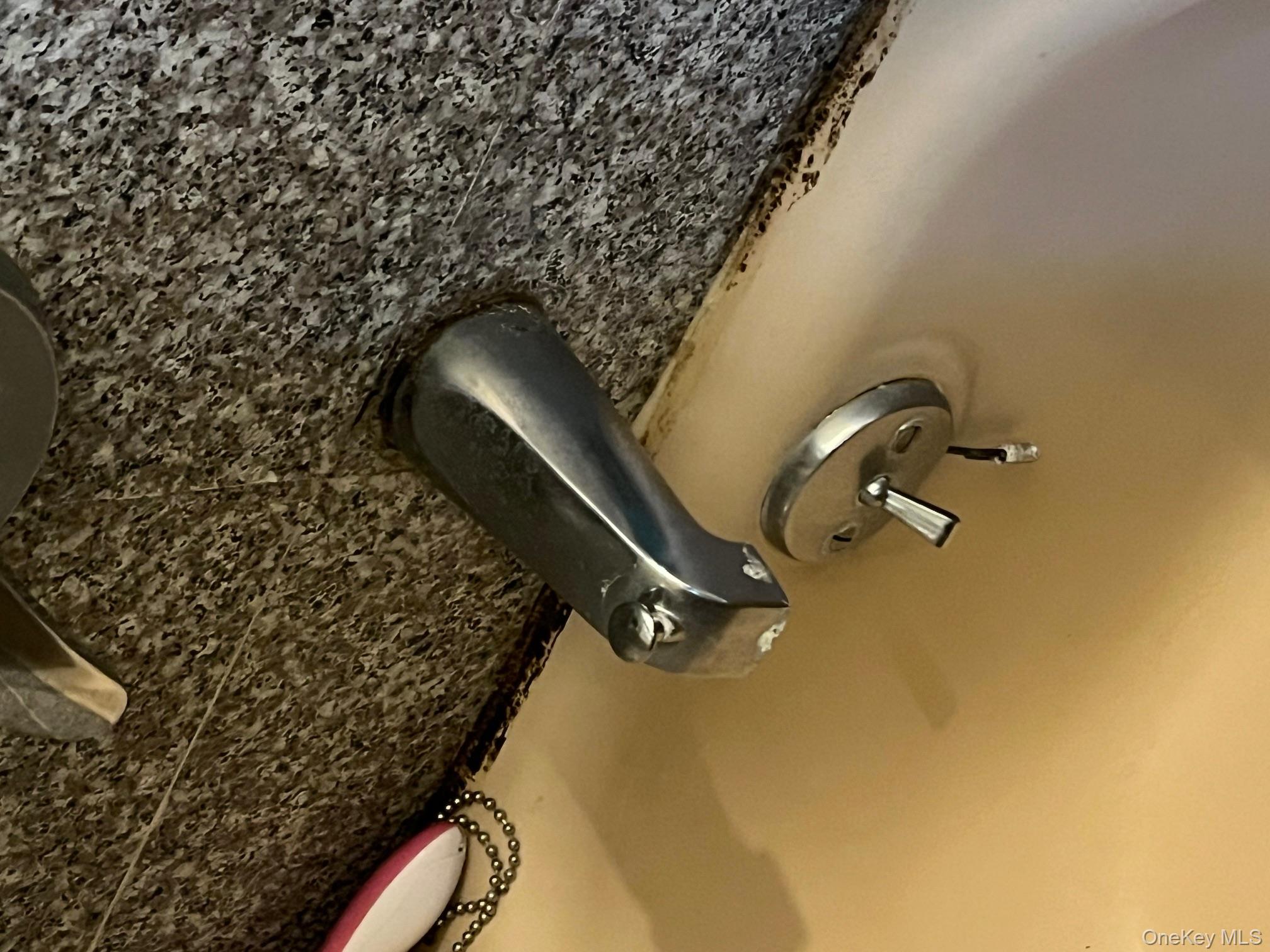 16 park, Floral Park, NY 11001