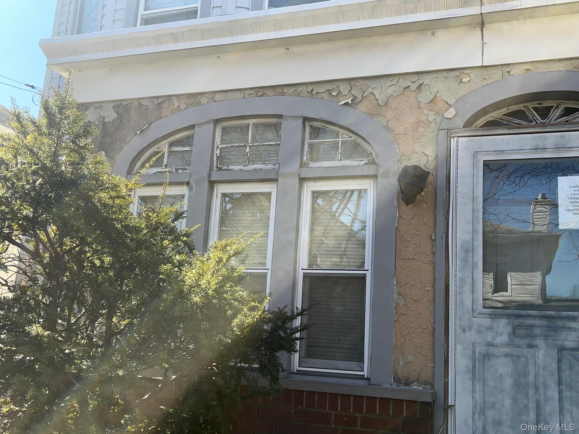 16 park, Floral Park, NY 11001