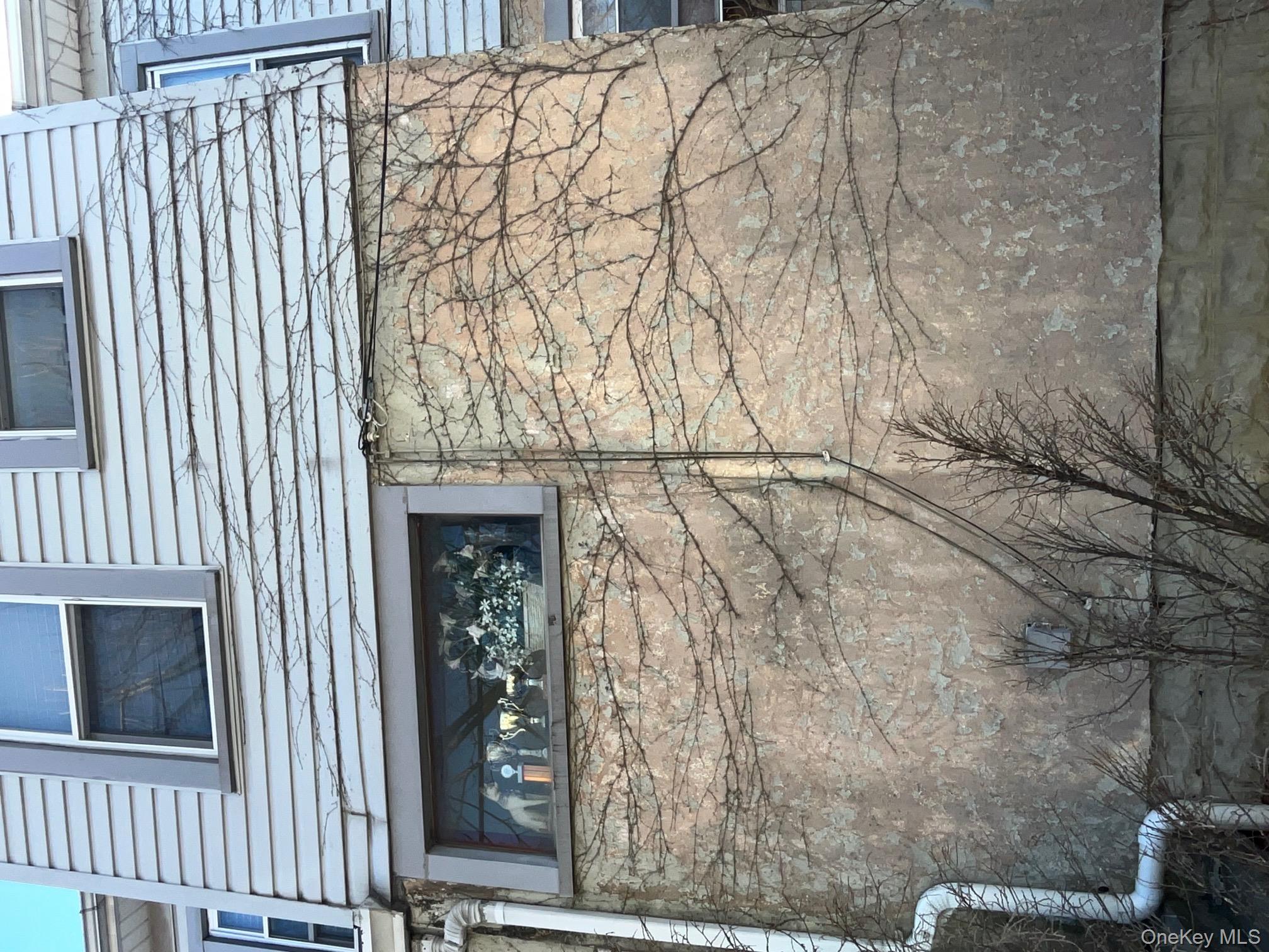 16 park, Floral Park, NY 11001