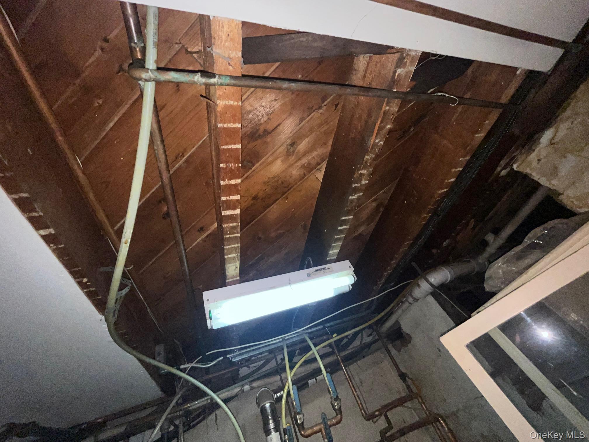 16 park, Floral Park, NY 11001