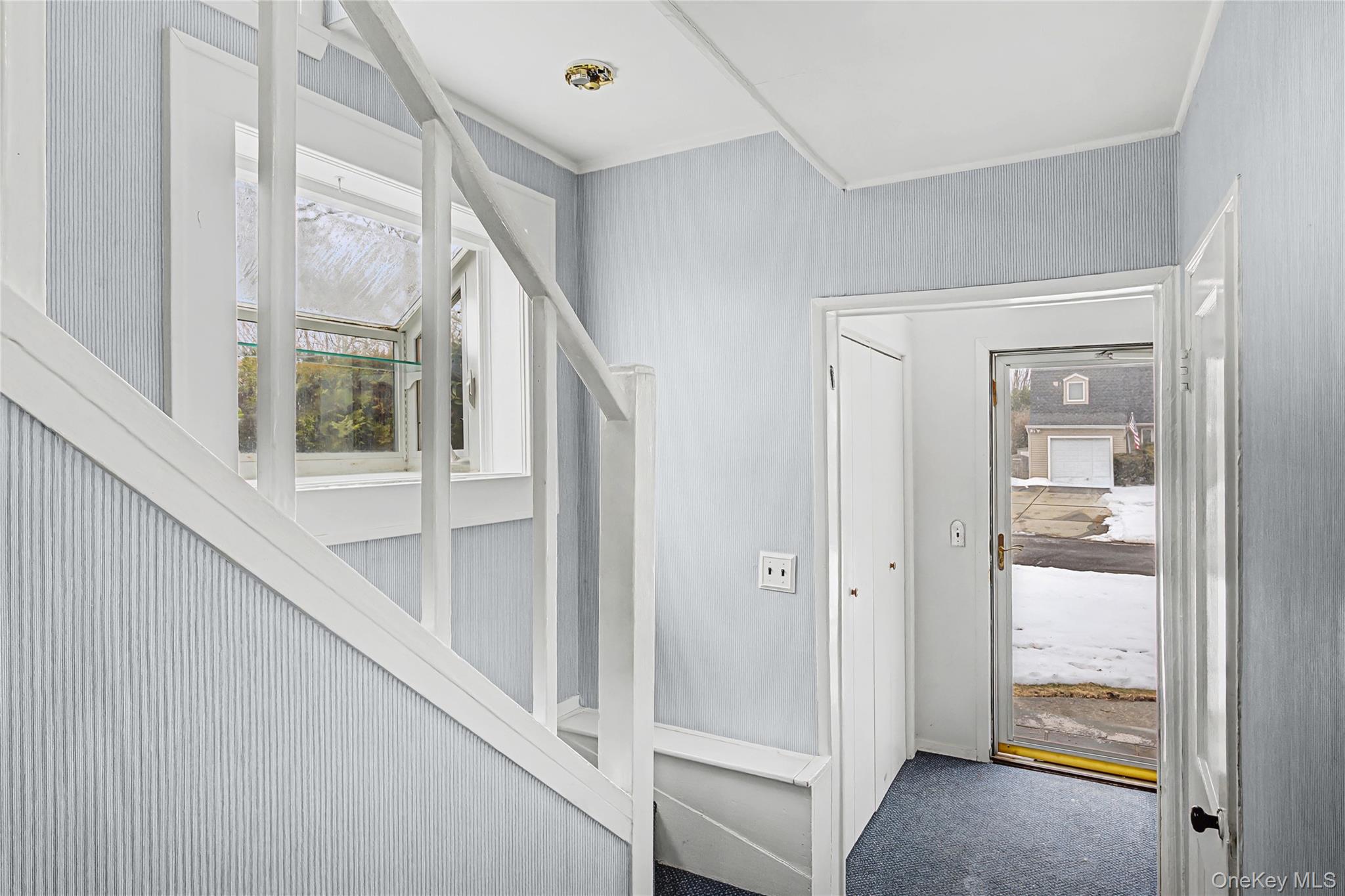 26 Pinetree Lane, Roslyn Heights, NY 11577