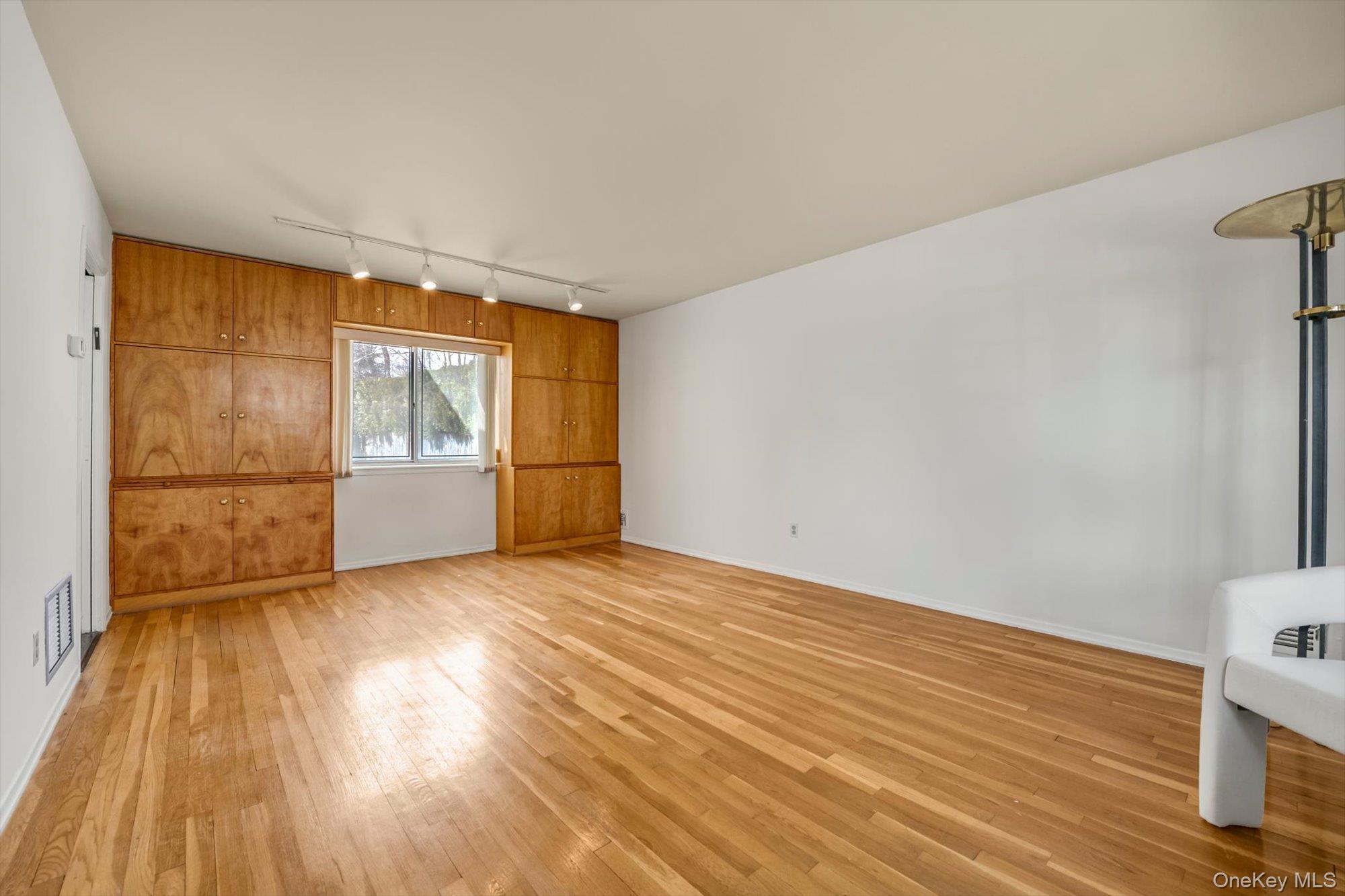 23 Madison, Jericho, NY 11753