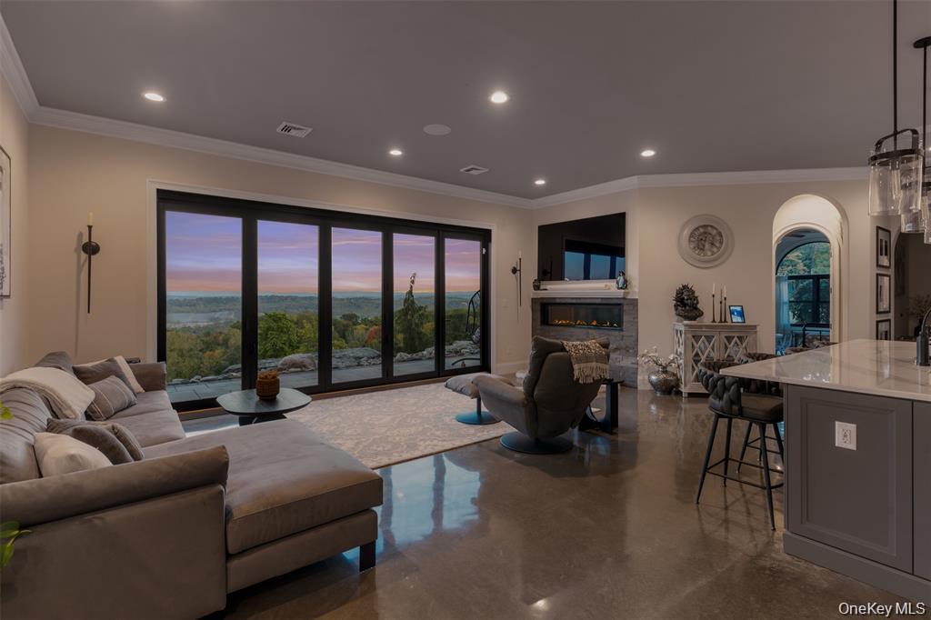 1582 Route 9W, Marlboro, NY 12542