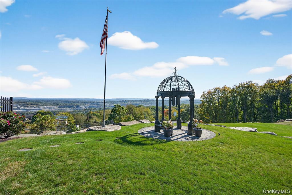 1582 Route 9W, Marlboro, NY 12542