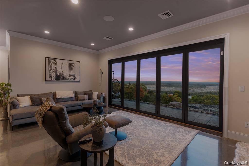 1582 Route 9W, Marlboro, NY 12542