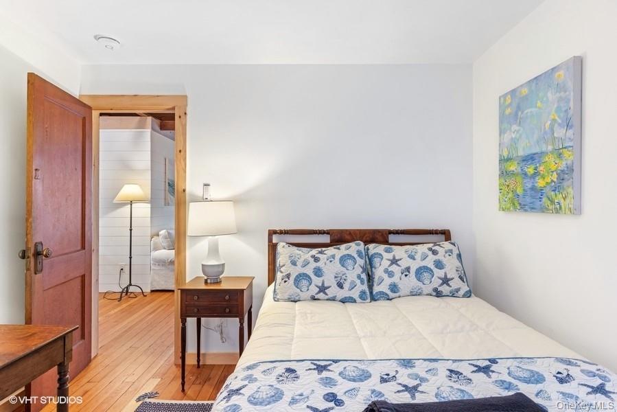 24 Cliff Way, Baiting Hollow, NY 11933