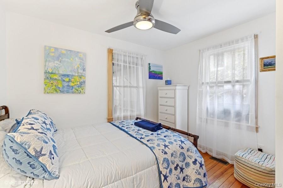 24 Cliff Way, Baiting Hollow, NY 11933