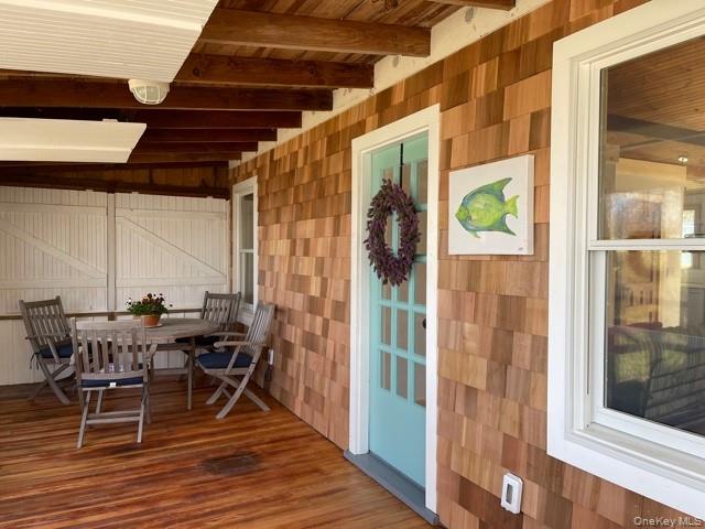 24 Cliff Way, Baiting Hollow, NY 11933