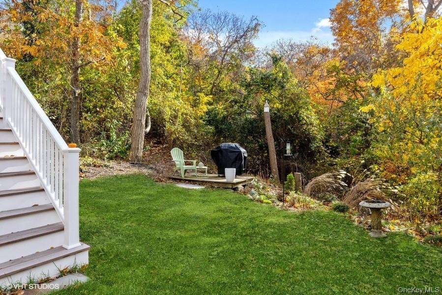 24 Cliff Way, Baiting Hollow, NY 11933