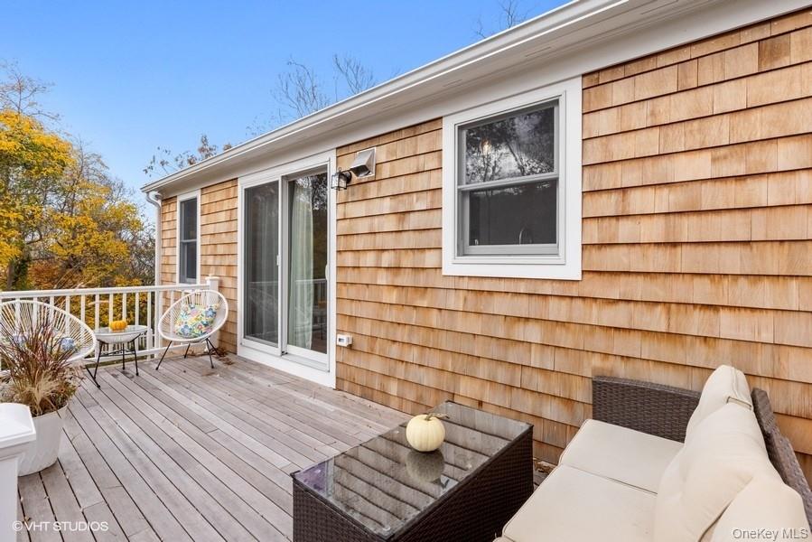 24 Cliff Way, Baiting Hollow, NY 11933