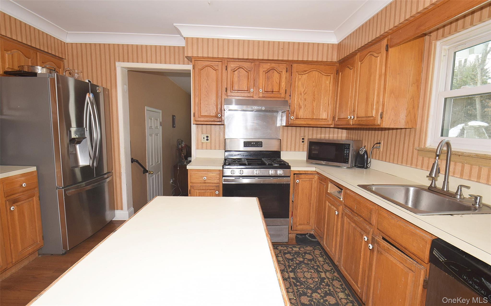 338 Pond Path, East Setauket, NY 11733