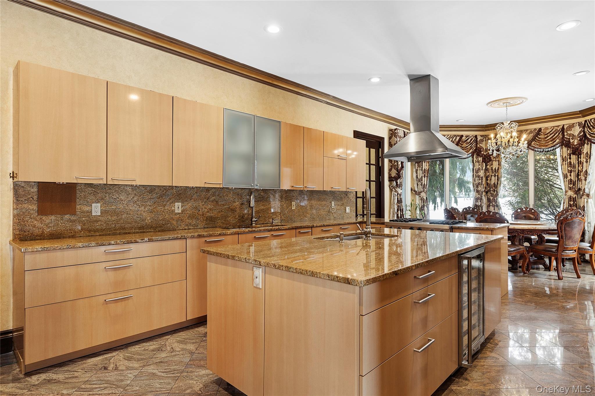 582 Atlantic Avenue, Lawrence, NY 11559