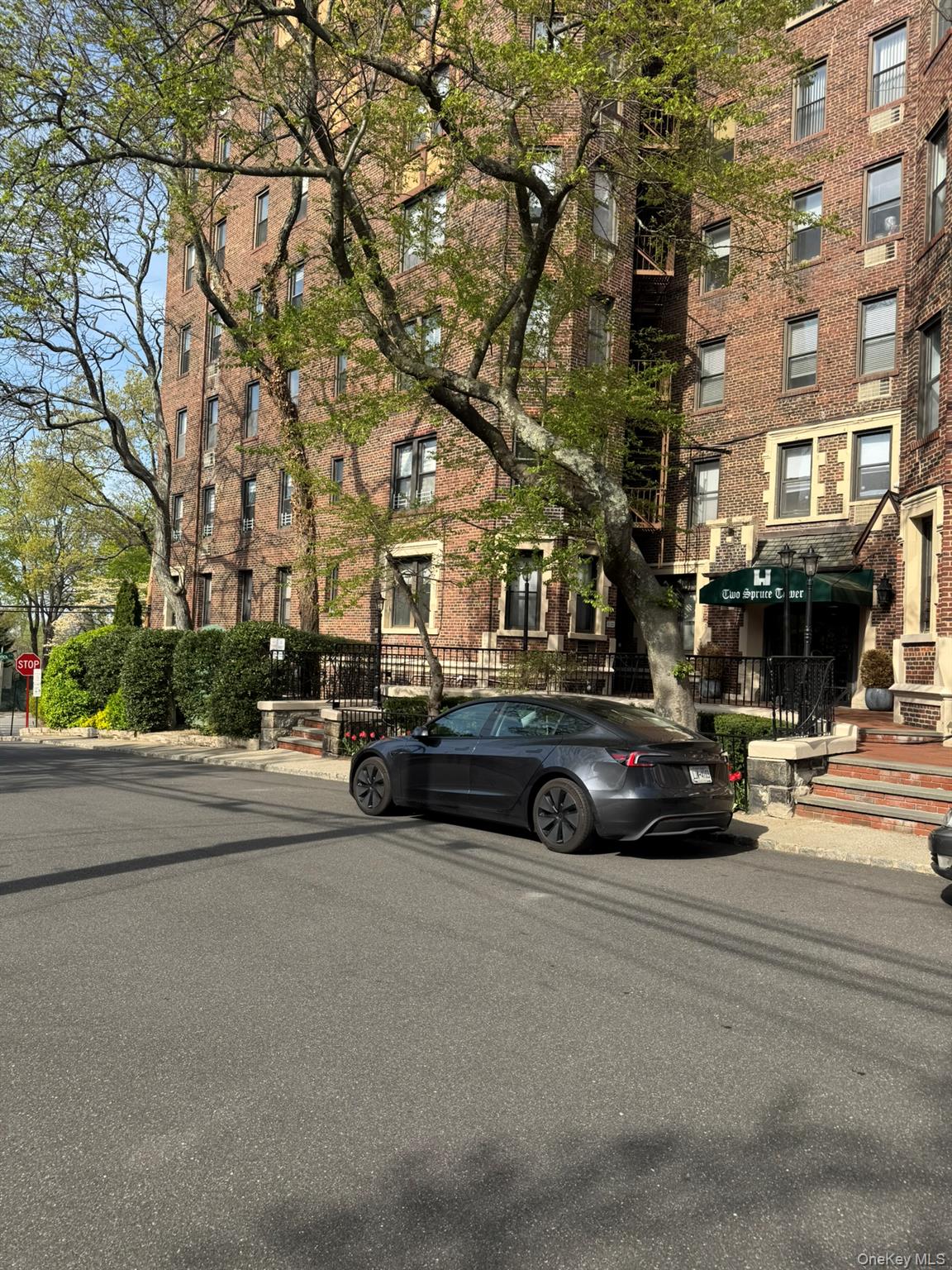 2 Spruce Street # 1H, Great Neck, NY 11021