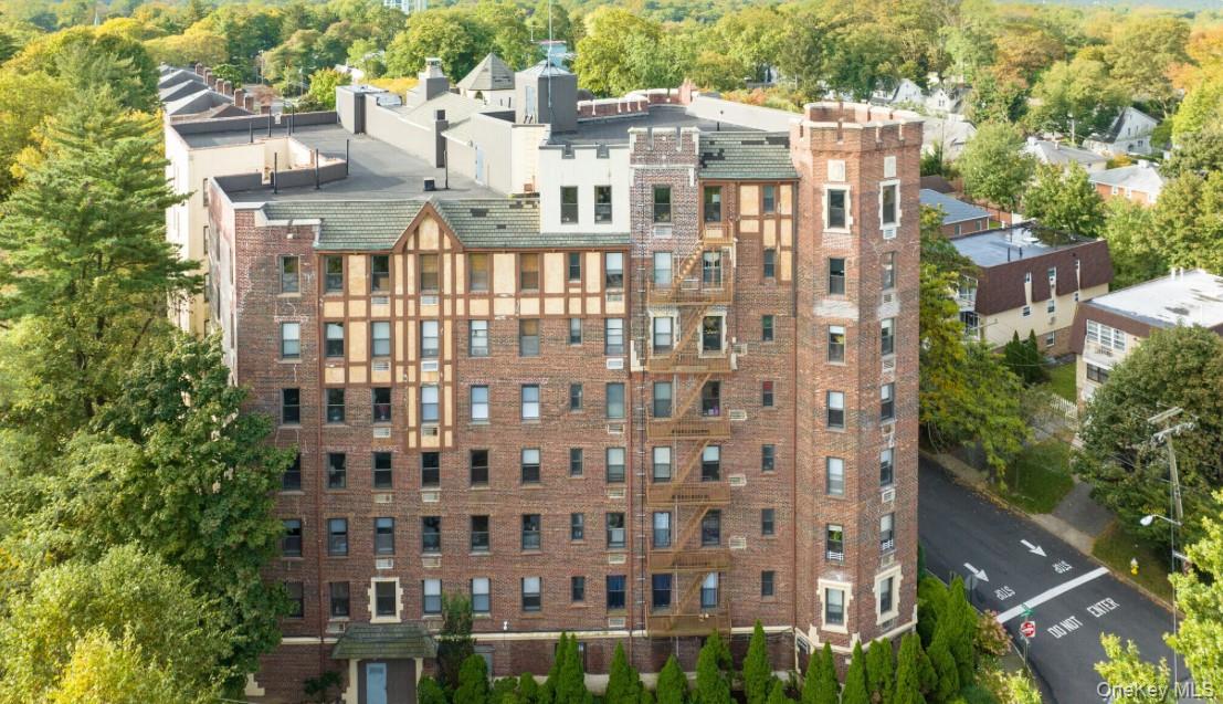 2 Spruce Street # 1H, Great Neck, NY 11021