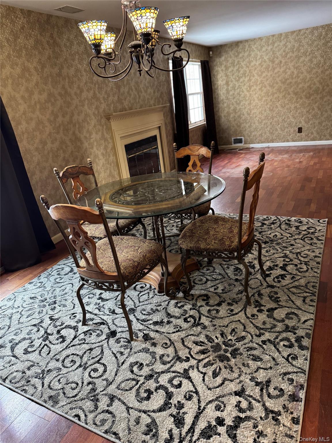 511 Race Place, Oakdale, NY 11769