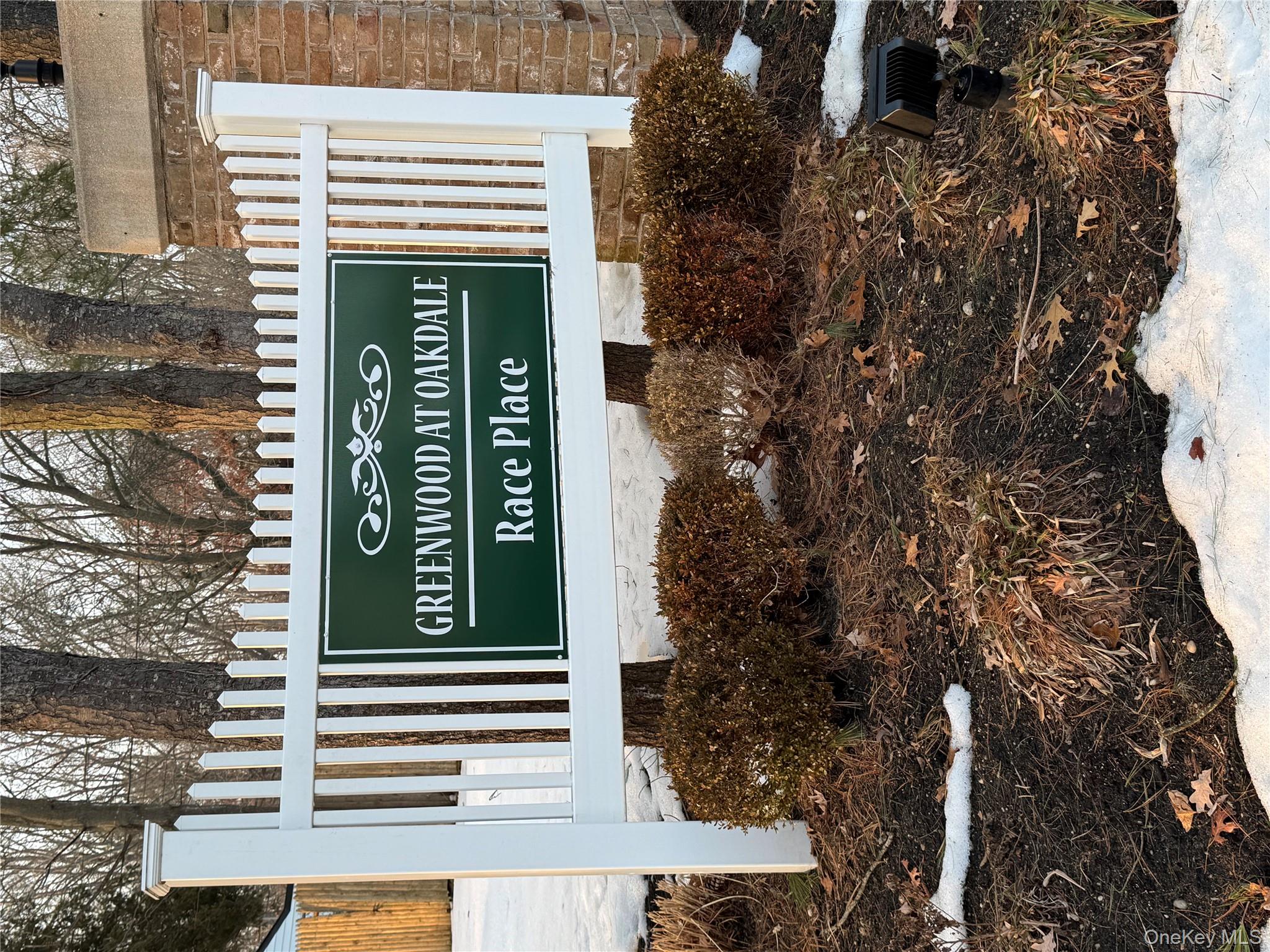 511 Race Place, Oakdale, NY 11769