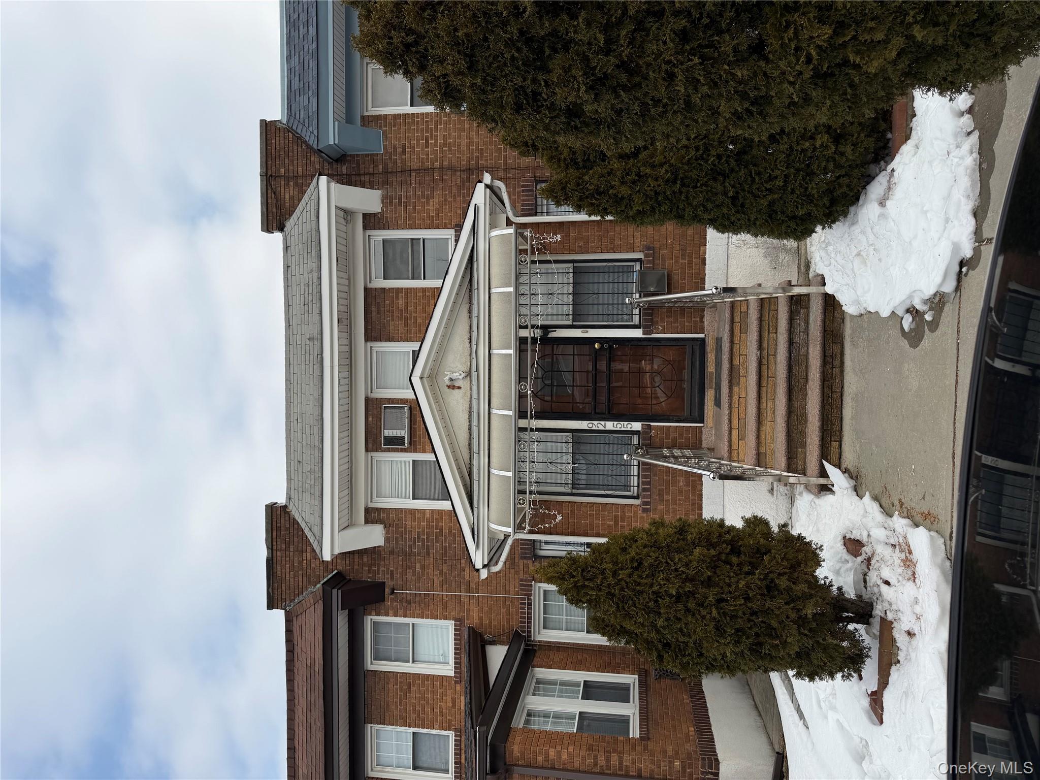 92-55 215th Place, Queens Village, NY 11428