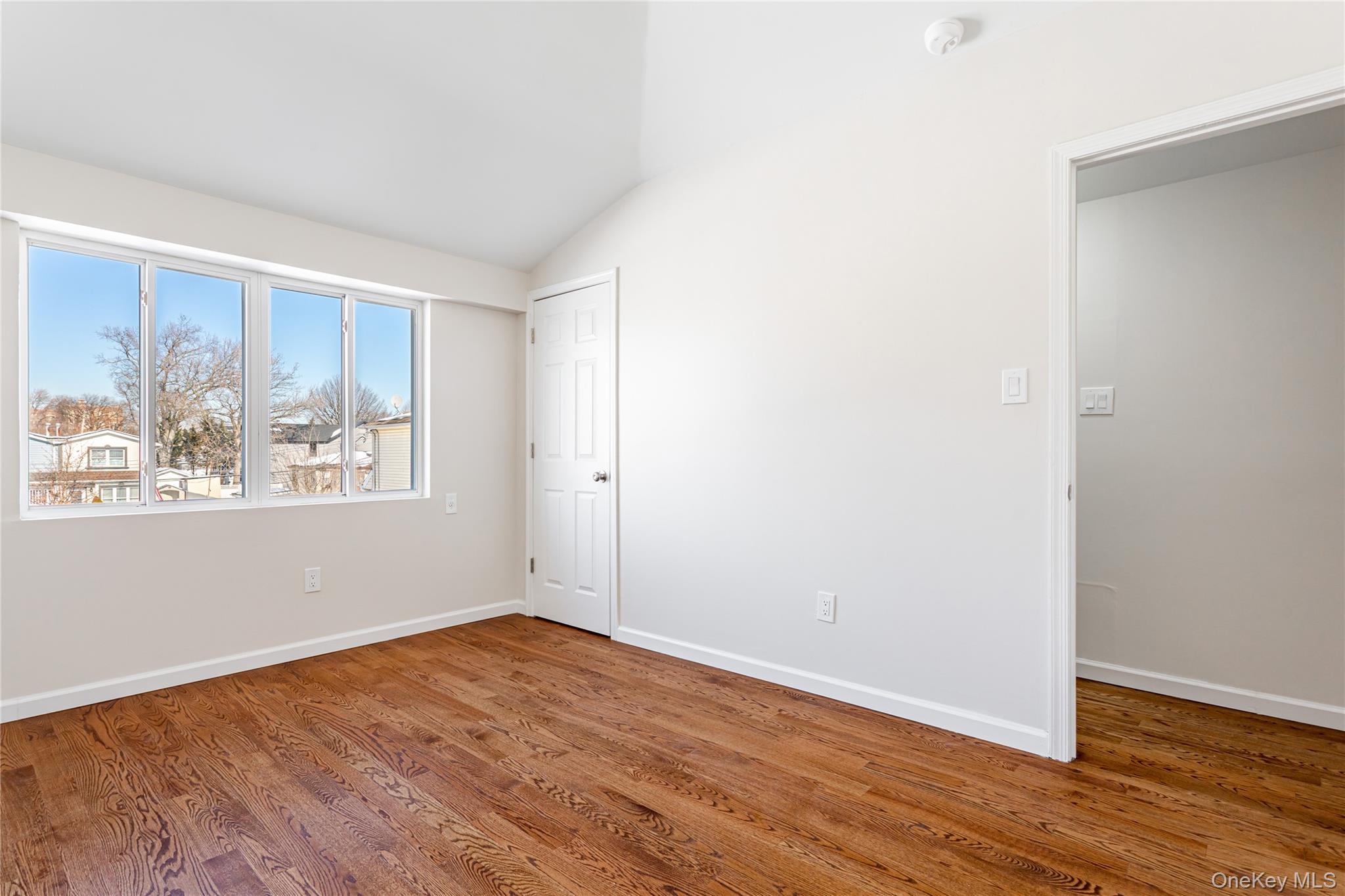 21 Spirit Lane, Staten Island, NY 10303