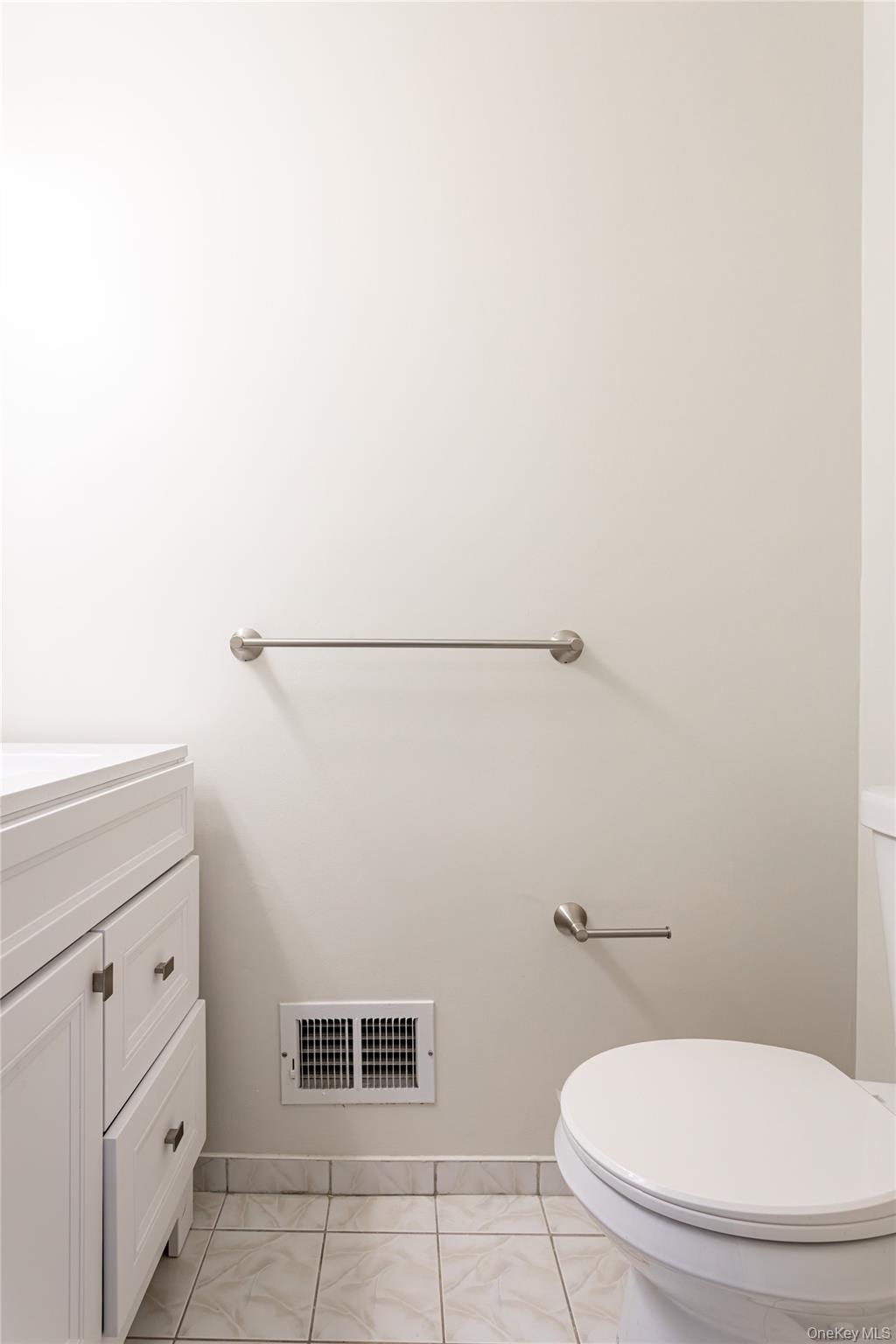 21 Spirit Lane, Staten Island, NY 10303