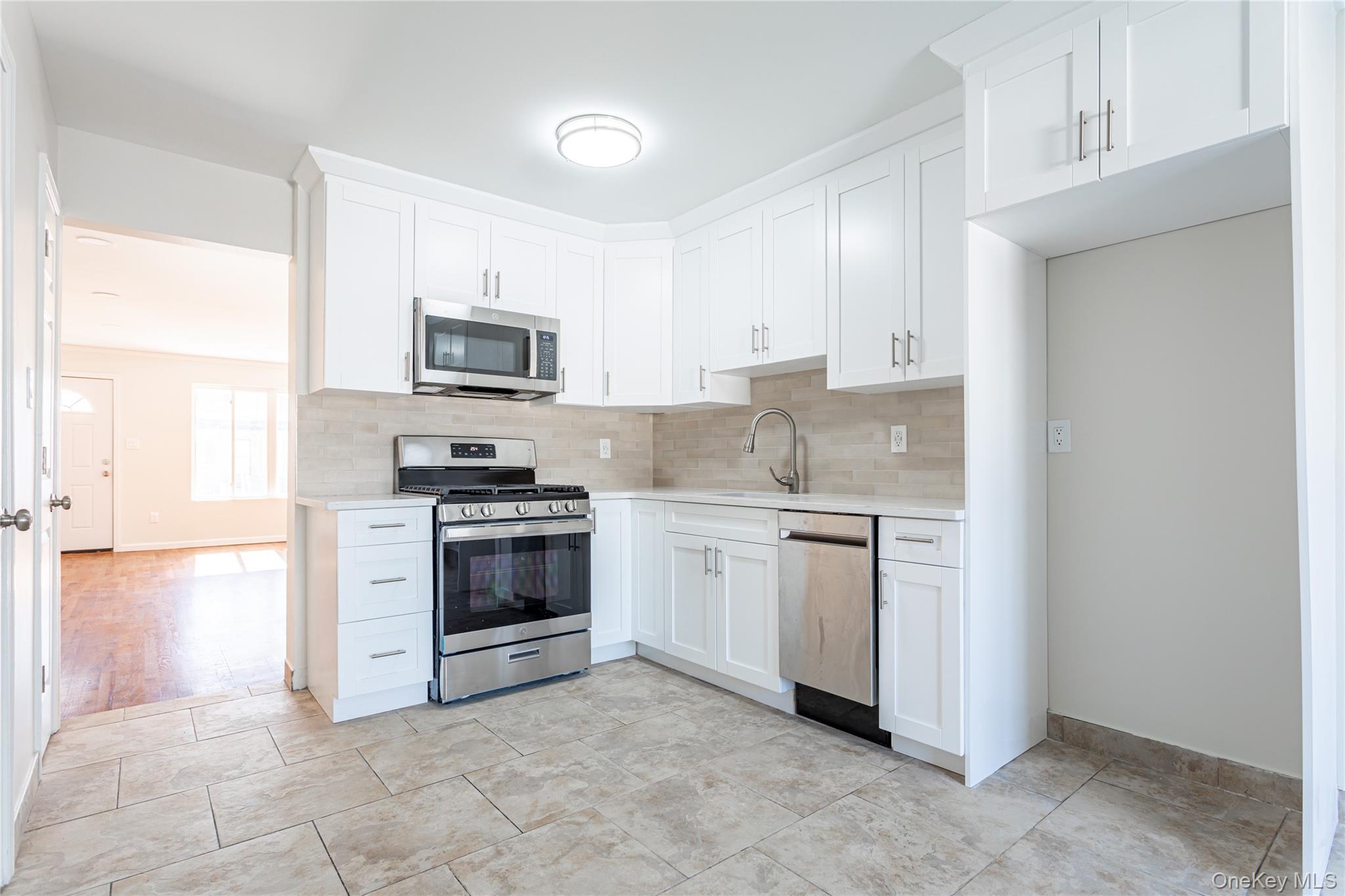 21 Spirit Lane, Staten Island, NY 10303