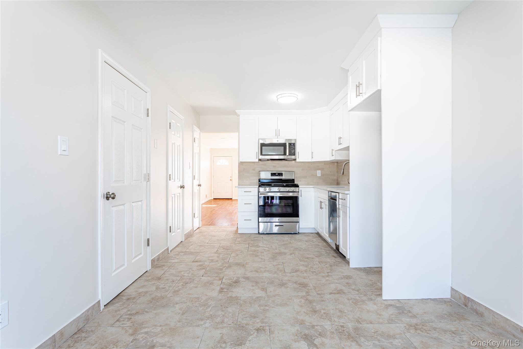 21 Spirit Lane, Staten Island, NY 10303