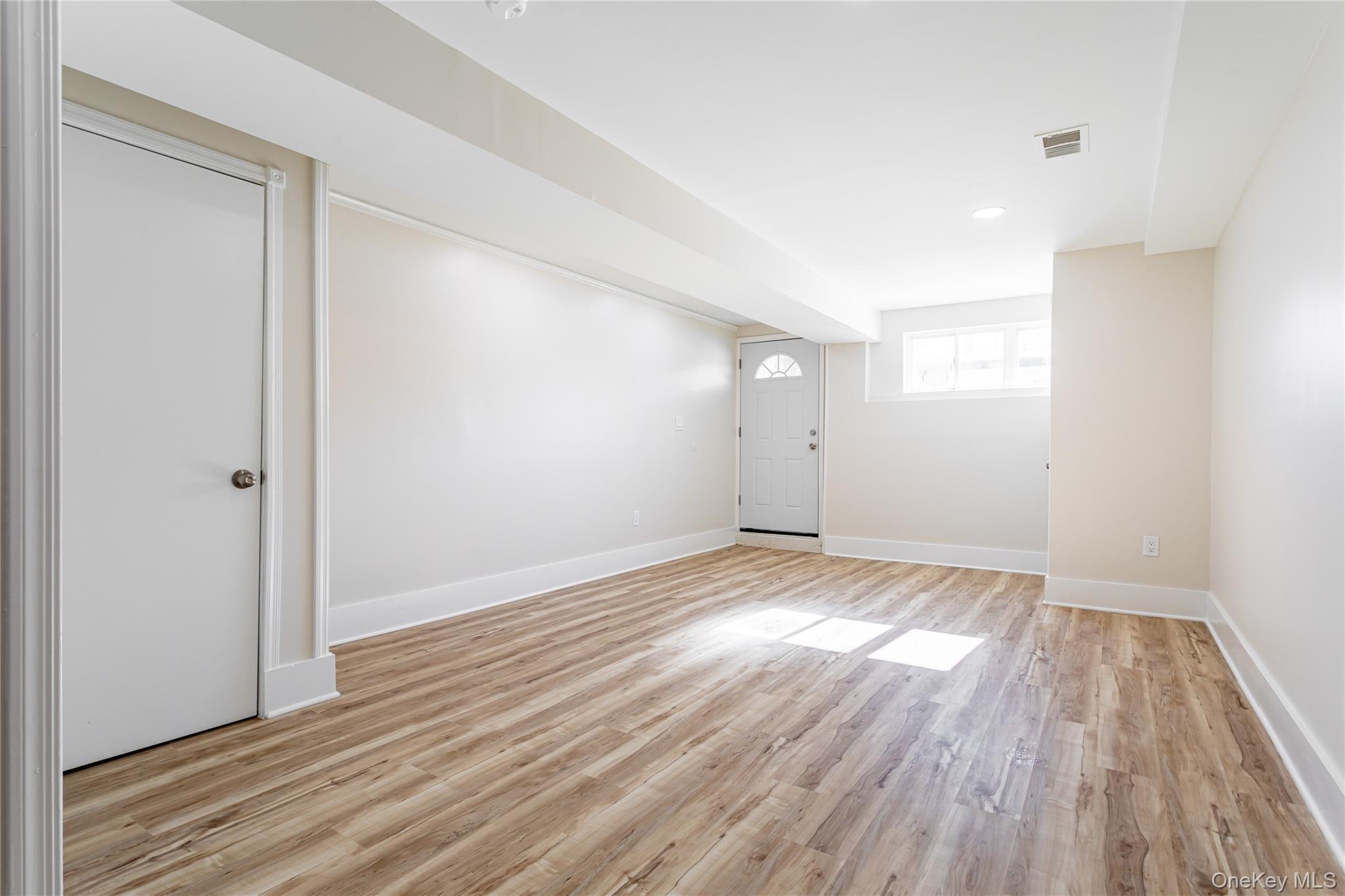 21 Spirit Lane, Staten Island, NY 10303