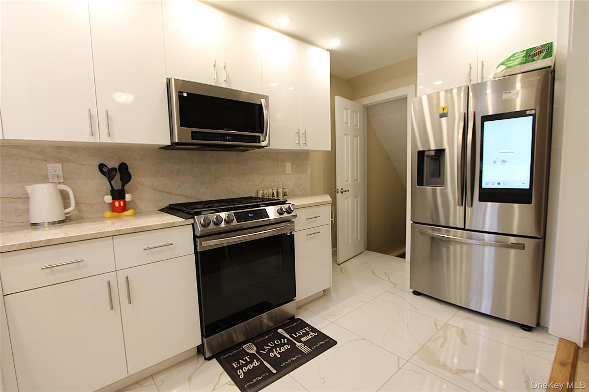 60-59 70th Street, Maspeth, NY 11378