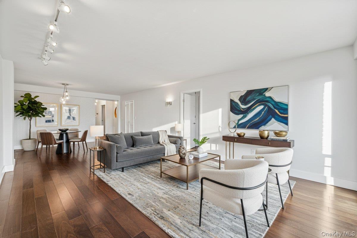 70-20 108 # 9M, Forest Hills, NY 11375