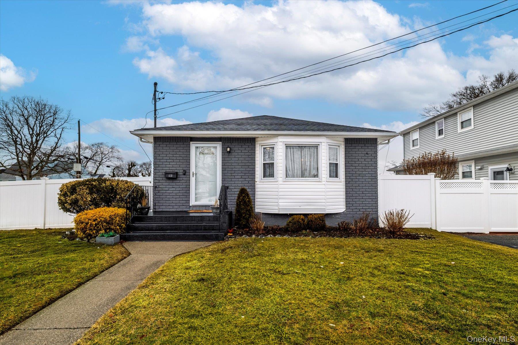 153 N Queens Avenue, Massapequa, NY 11758