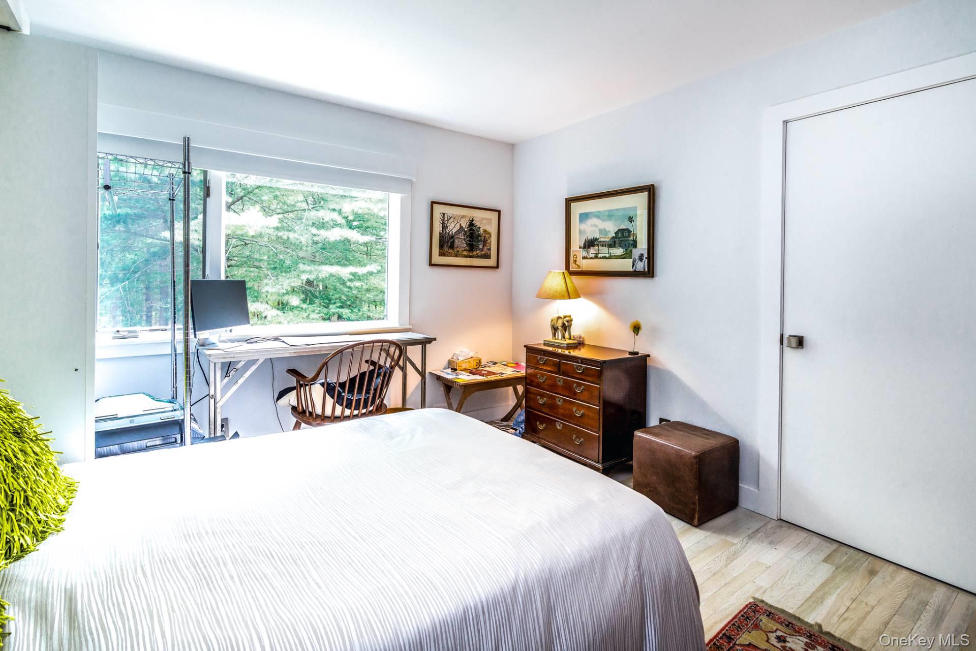 305 Two Holes Of Water Road, East Hampton, NY 11937